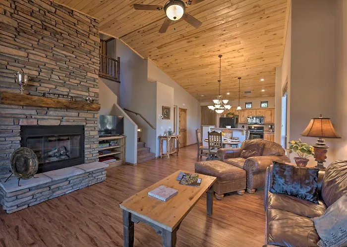 Holiday home Spacious & Lovely Getaway W/ Deck In Show Low! Show Low