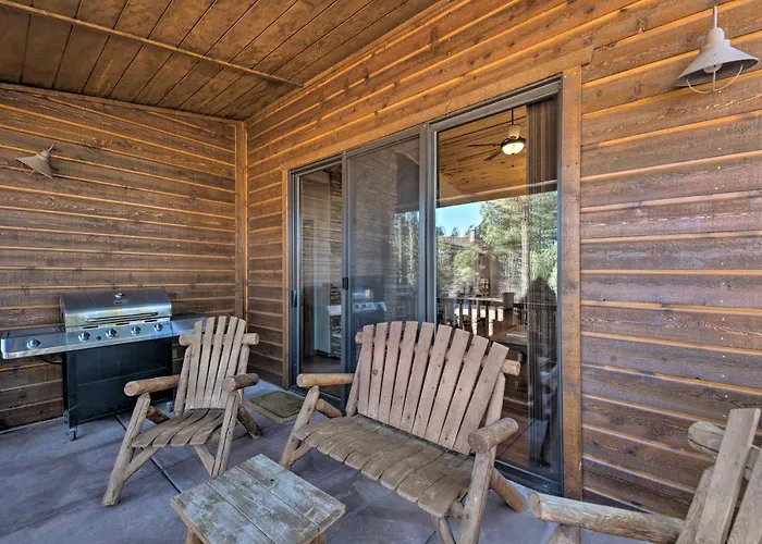 Spacious & Lovely Getaway W/ Deck In Show Low! Show Low