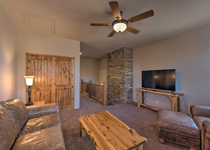 Spacious & Lovely Getaway W/ Deck In Show Low!
