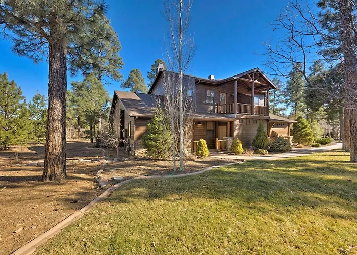 Spacious & Lovely Getaway W/ Deck In Show Low! Holiday home *