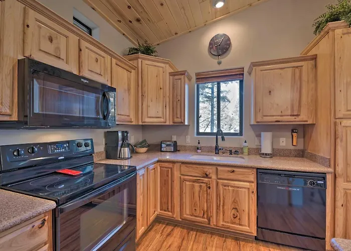 Holiday home Spacious & Lovely Getaway W/ Deck In Show Low! Show Low